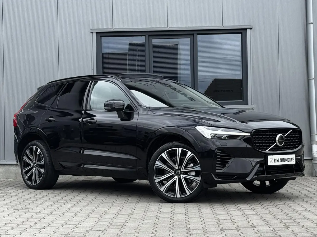 2.0 T6 Plug-in hybrid AWD Plus Dark 349 PK | Long range | Trekhaak | Panorama | Vol Leder | 21 Inch | 2 fase laden | Verwarmingspakket