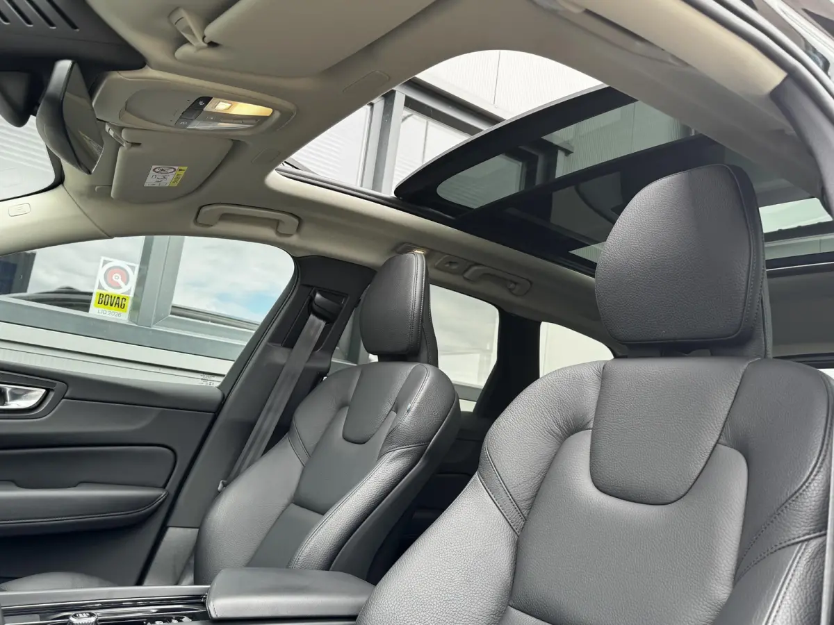 2.0 T6 Plug-in hybrid AWD Plus Dark 349 PK | Long range | Trekhaak | Panorama | Vol Leder | 21 Inch | 2 fase laden | Verwarmingspakket