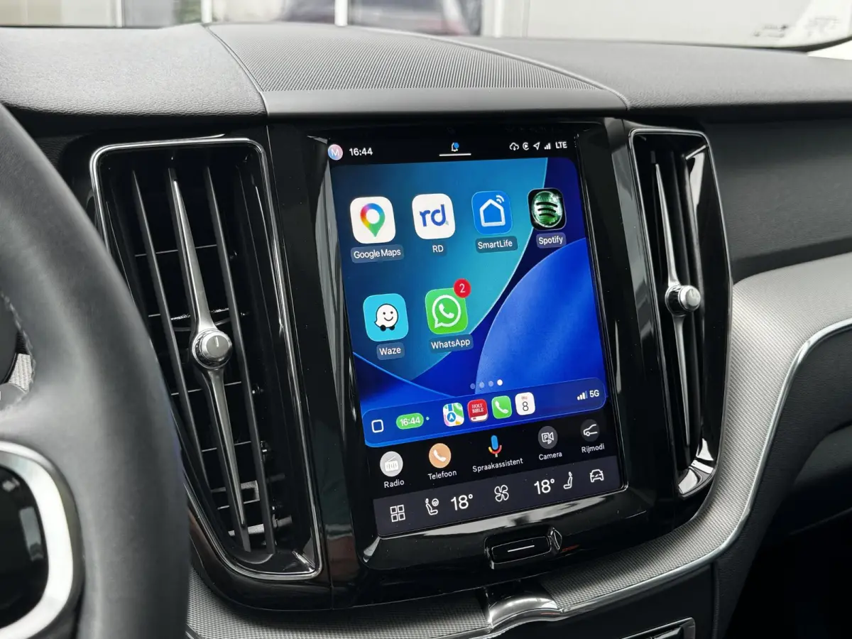 2.0 T6 Plug-in hybrid AWD Plus Dark 349 PK | Long range | Trekhaak | Panorama | Vol Leder | 21 Inch | 2 fase laden | Verwarmingspakket
