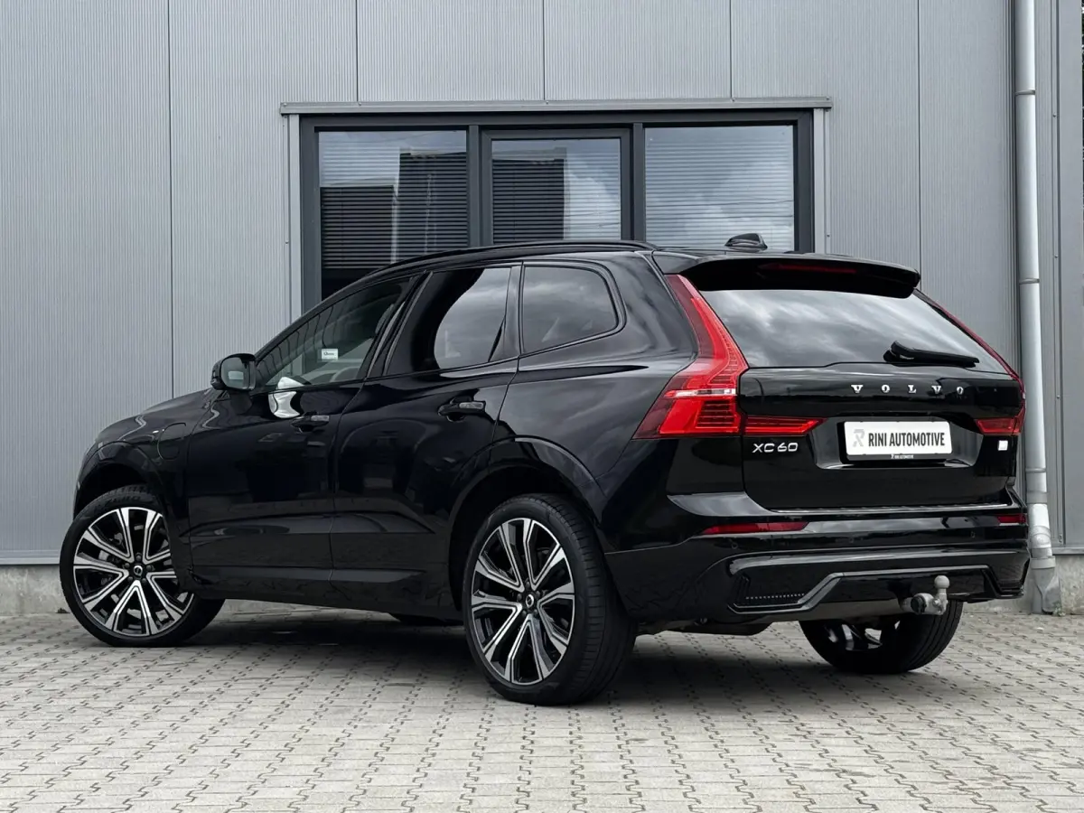 2.0 T6 Plug-in hybrid AWD Plus Dark 349 PK | Long range | Trekhaak | Panorama | Vol Leder | 21 Inch | 2 fase laden | Verwarmingspakket