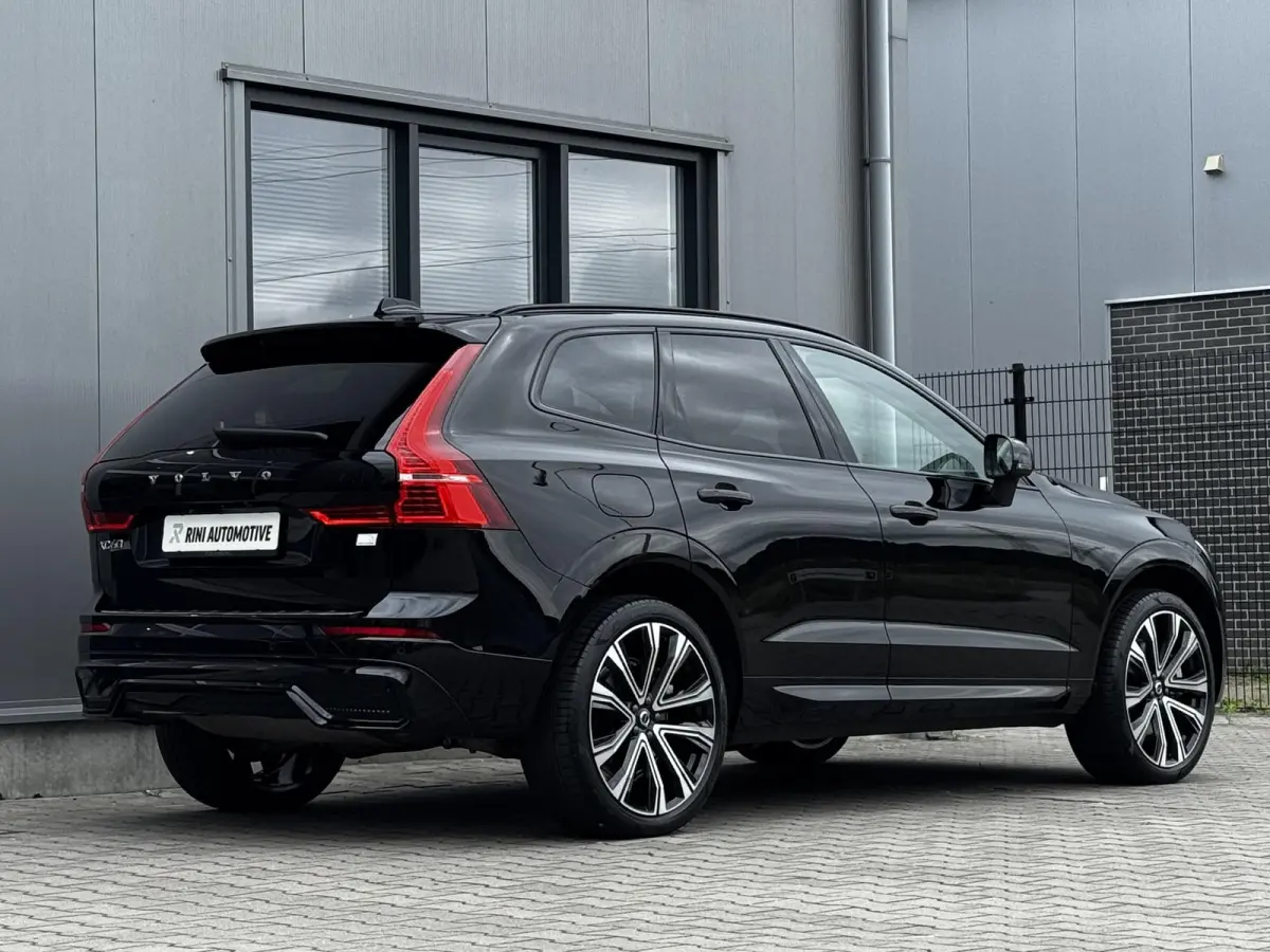 2.0 T6 Plug-in hybrid AWD Plus Dark 349 PK | Long range | Trekhaak | Panorama | Vol Leder | 21 Inch | 2 fase laden | Verwarmingspakket