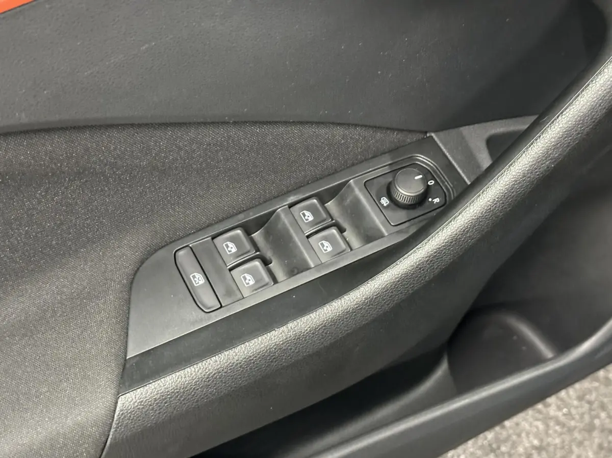1.0 TSI Sport Business|Lane Assist|Virtual Cockpit|Carplay
