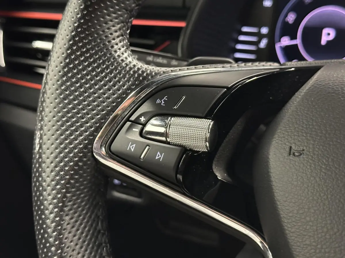 1.0 TSI Sport Business|Lane Assist|Virtual Cockpit|Carplay