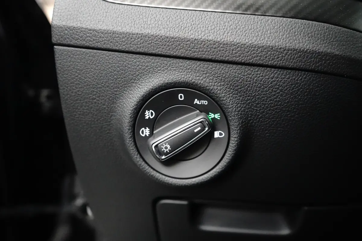 1.4 IV Sportline 204 pk 6-DSG | Achteruitrijcamera | Elektrische Stoelen | Apple Carplay |