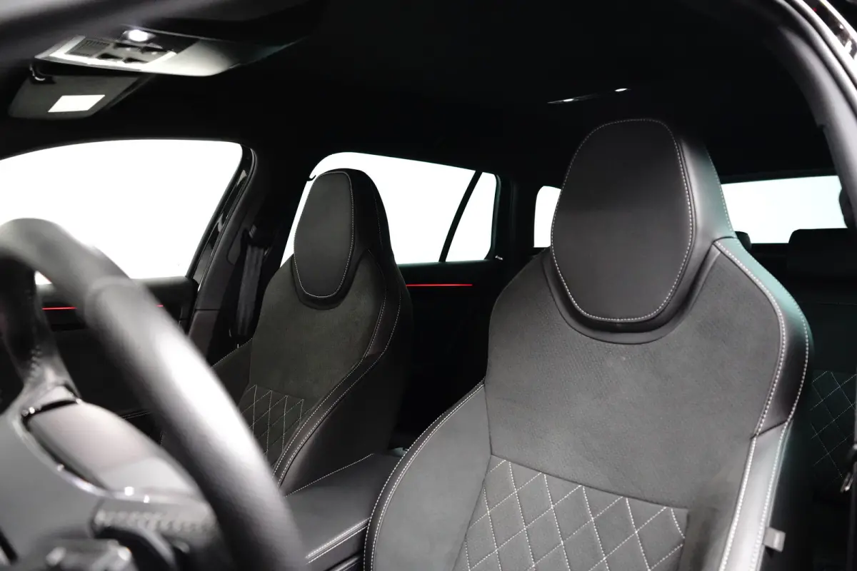 1.4 IV Sportline 204 pk 6-DSG | Achteruitrijcamera | Elektrische Stoelen | Apple Carplay |