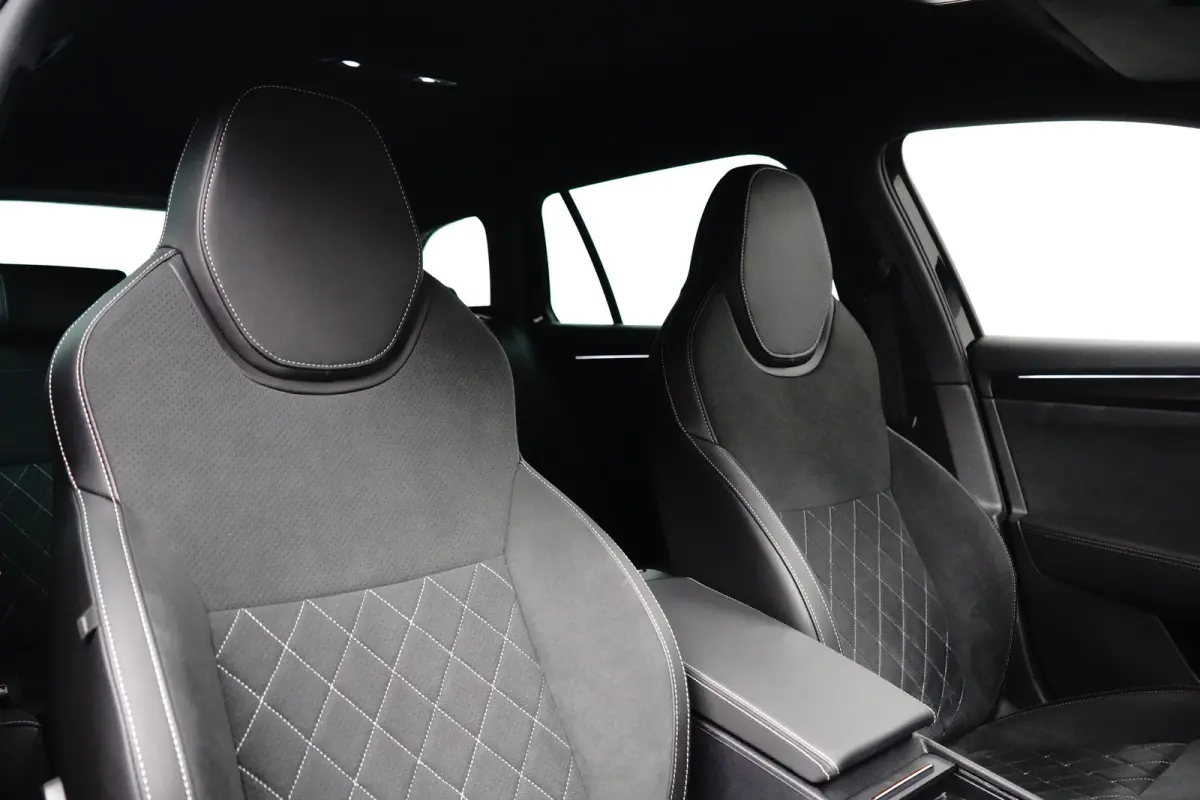 1.4 IV Sportline 204 pk 6-DSG | Achteruitrijcamera | Elektrische Stoelen | Apple Carplay |