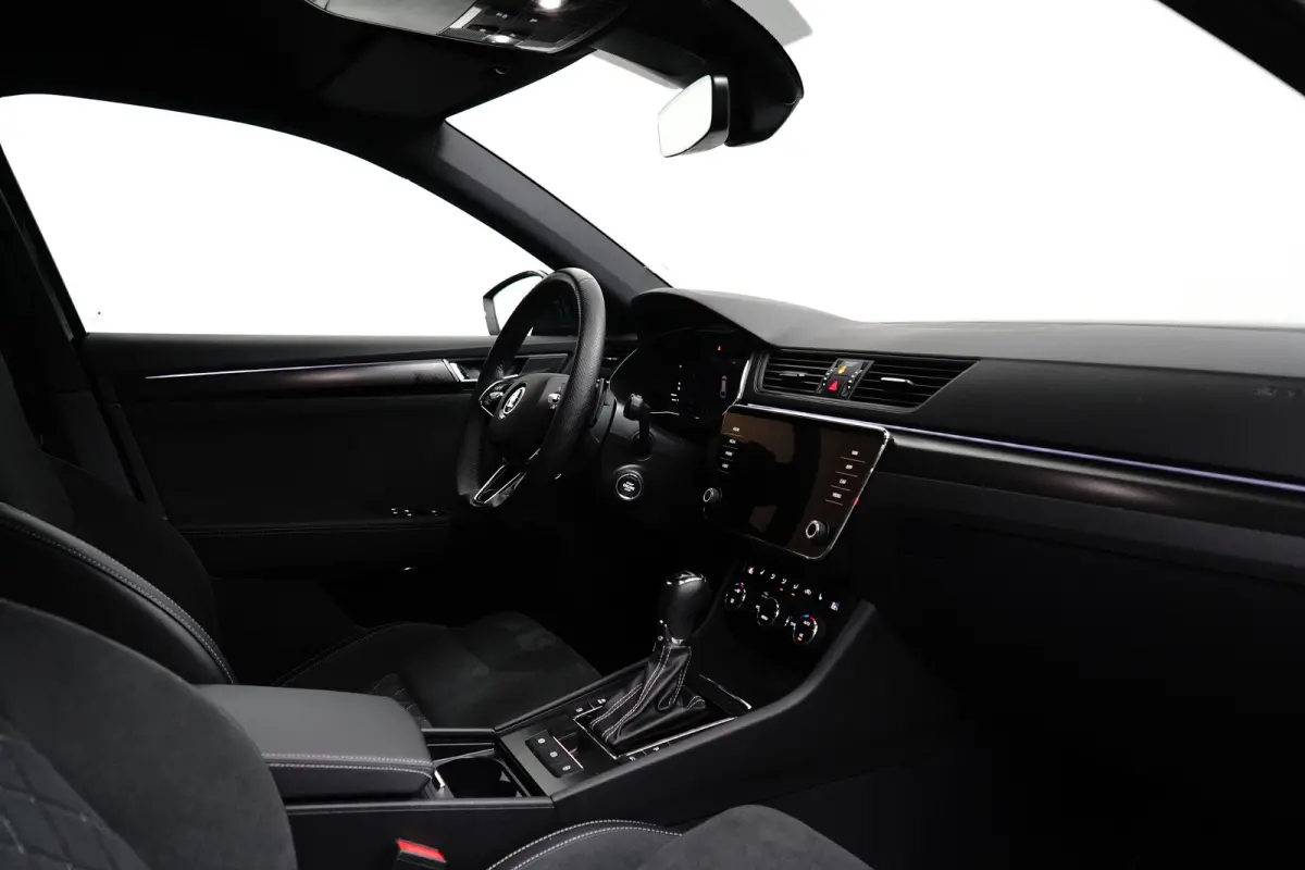 1.4 IV Sportline 204 pk 6-DSG | Achteruitrijcamera | Elektrische Stoelen | Apple Carplay |