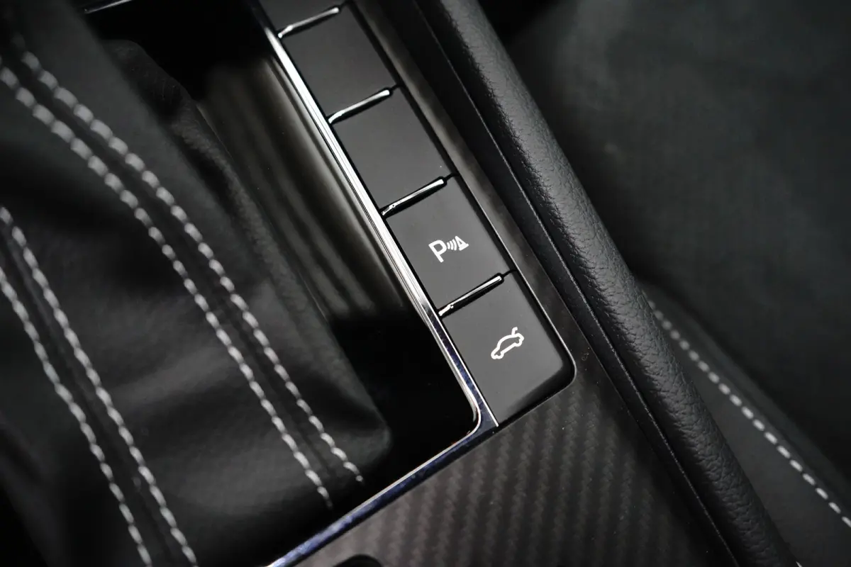 1.4 IV Sportline 204 pk 6-DSG | Achteruitrijcamera | Elektrische Stoelen | Apple Carplay |