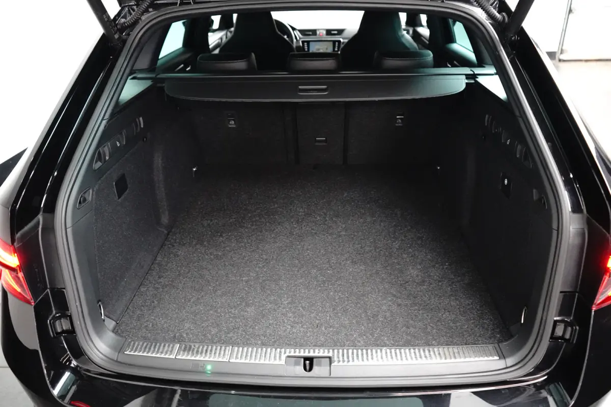 1.4 IV Sportline 204 pk 6-DSG | Achteruitrijcamera | Elektrische Stoelen | Apple Carplay |