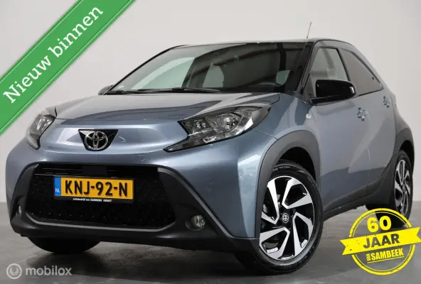 1.0 VVT-i S-CVT Play - Stoelverwarming - Carplay - Camera