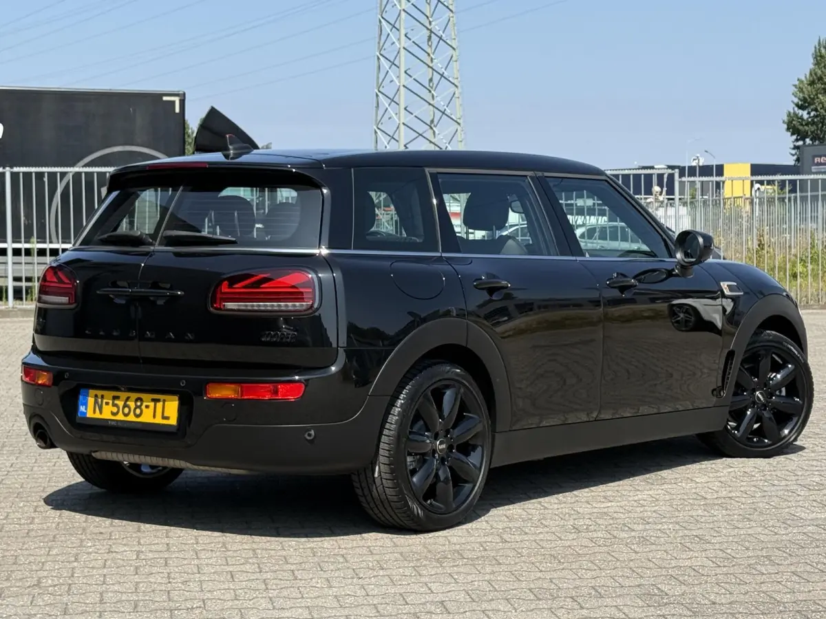 1.5 Cooper Camera | ACC | Comfort Access | Leder | DAB | Stoelverwarming | Stuurwielverwarming | 1e Eigenaar | BTW | Facelift