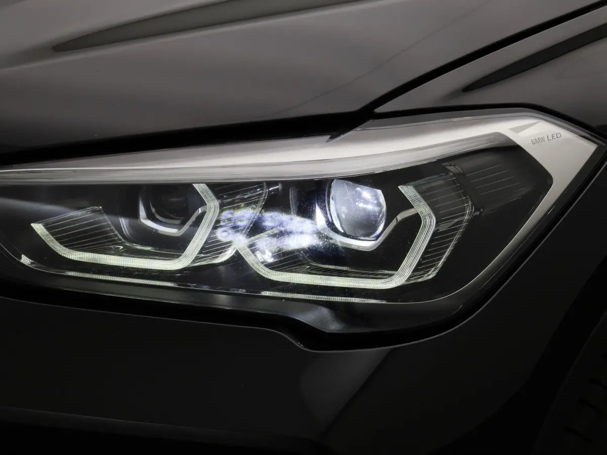 xDrive25e | Climate Control | Cruise Control | Navigatie | Achteruitcamera | Parkeersensoren | Lichtmetalen Velgen |