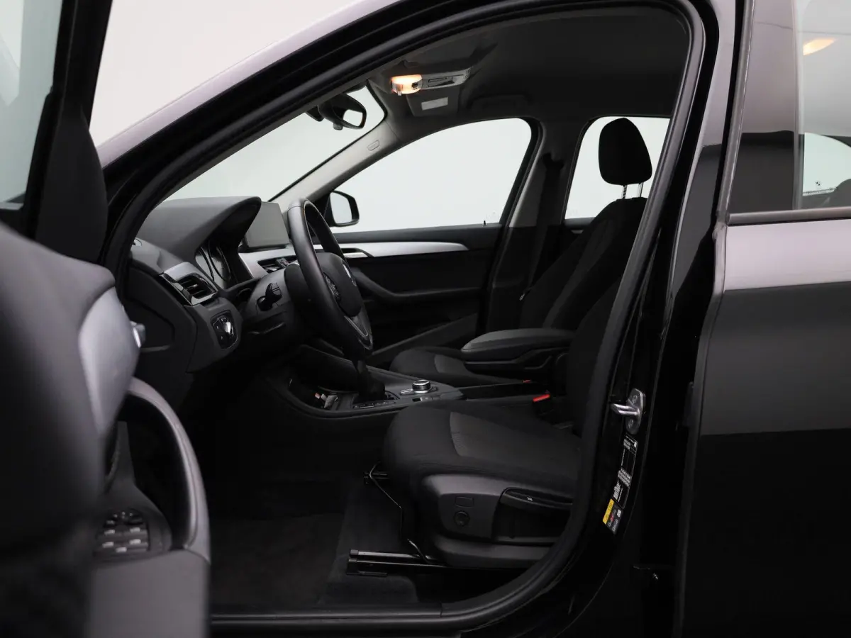 xDrive25e | Climate Control | Cruise Control | Navigatie | Achteruitcamera | Parkeersensoren | Lichtmetalen Velgen |