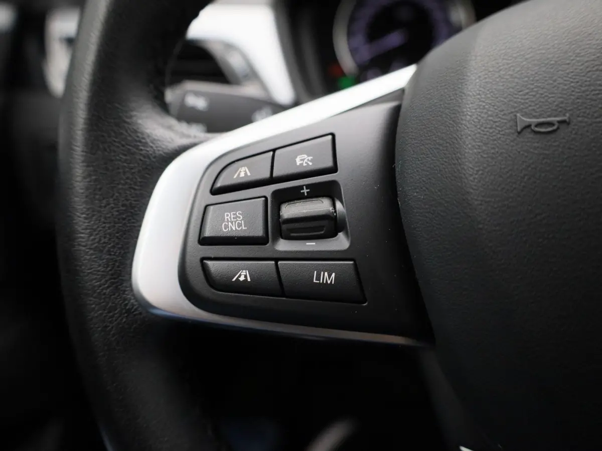 xDrive25e | Climate Control | Cruise Control | Navigatie | Achteruitcamera | Parkeersensoren | Lichtmetalen Velgen |