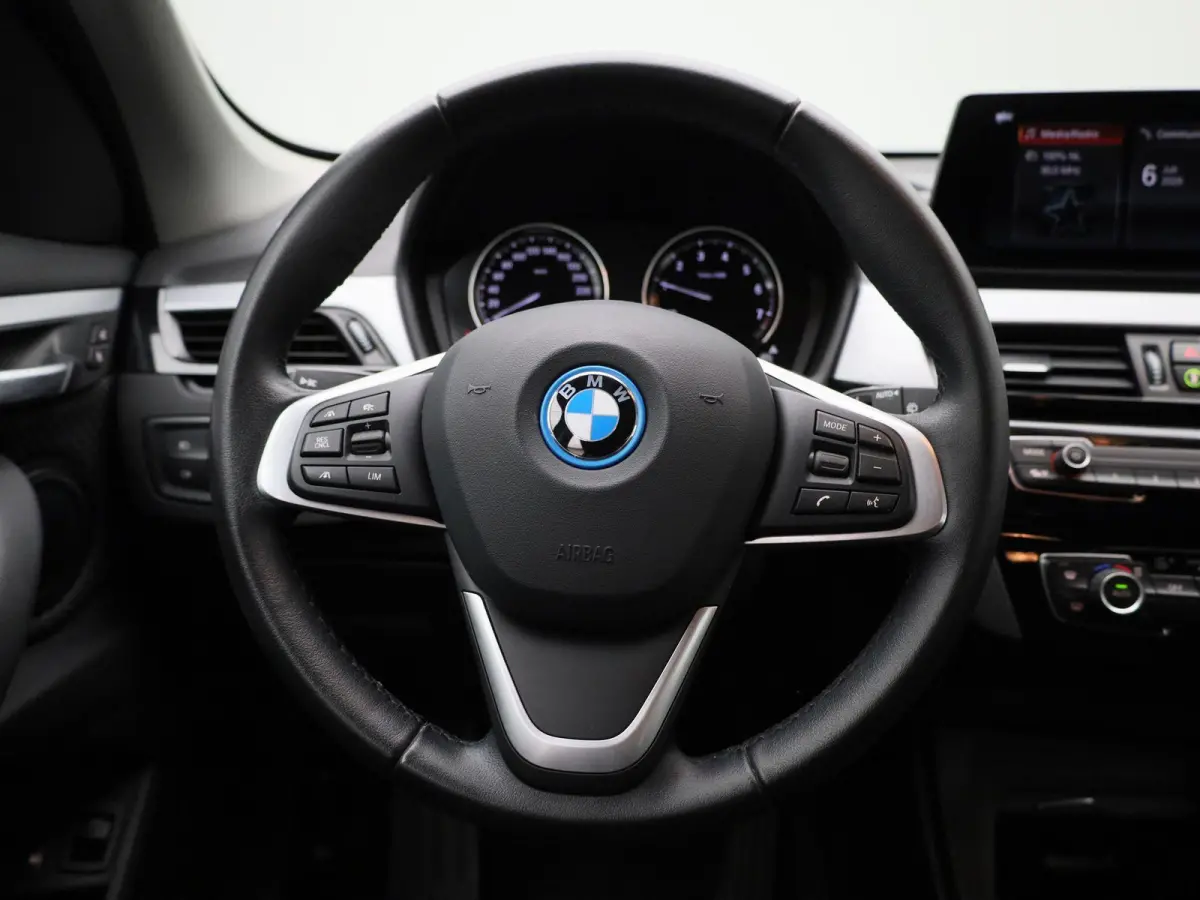 xDrive25e | Climate Control | Cruise Control | Navigatie | Achteruitcamera | Parkeersensoren | Lichtmetalen Velgen |
