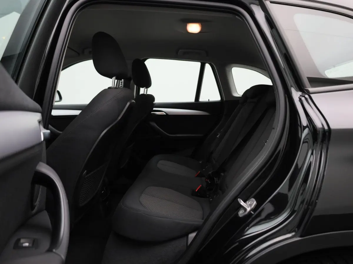 xDrive25e | Climate Control | Cruise Control | Navigatie | Achteruitcamera | Parkeersensoren | Lichtmetalen Velgen |