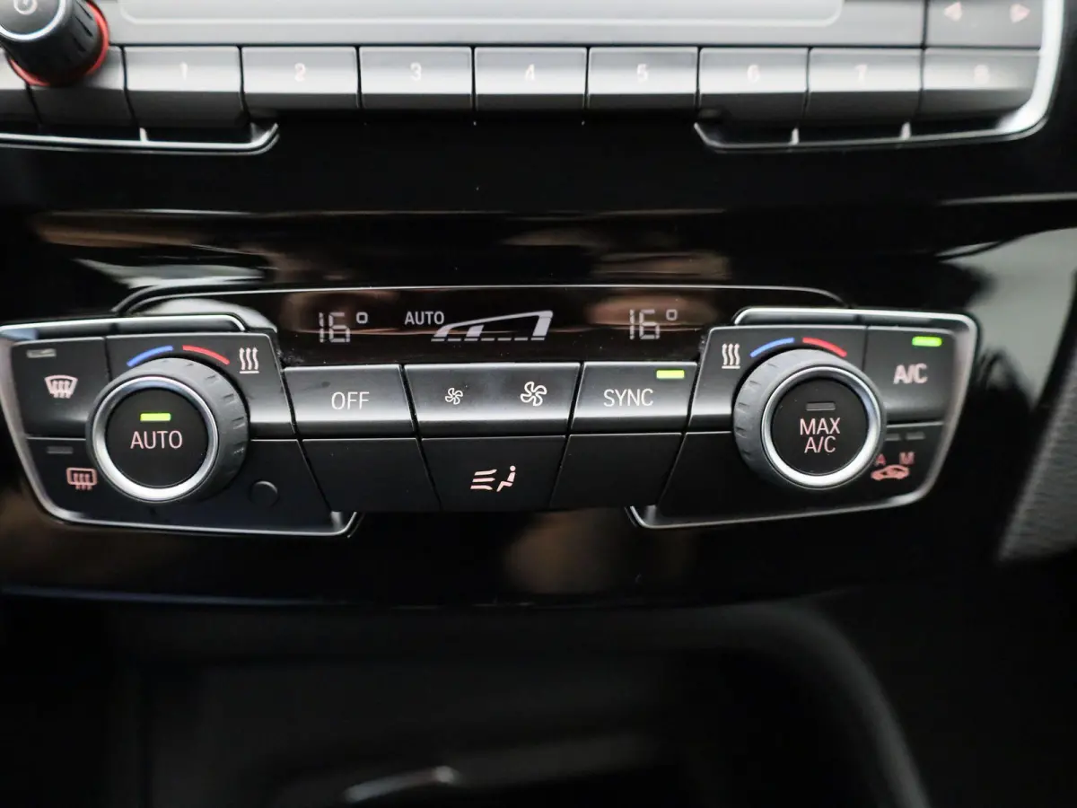 xDrive25e | Climate Control | Cruise Control | Navigatie | Achteruitcamera | Parkeersensoren | Lichtmetalen Velgen |