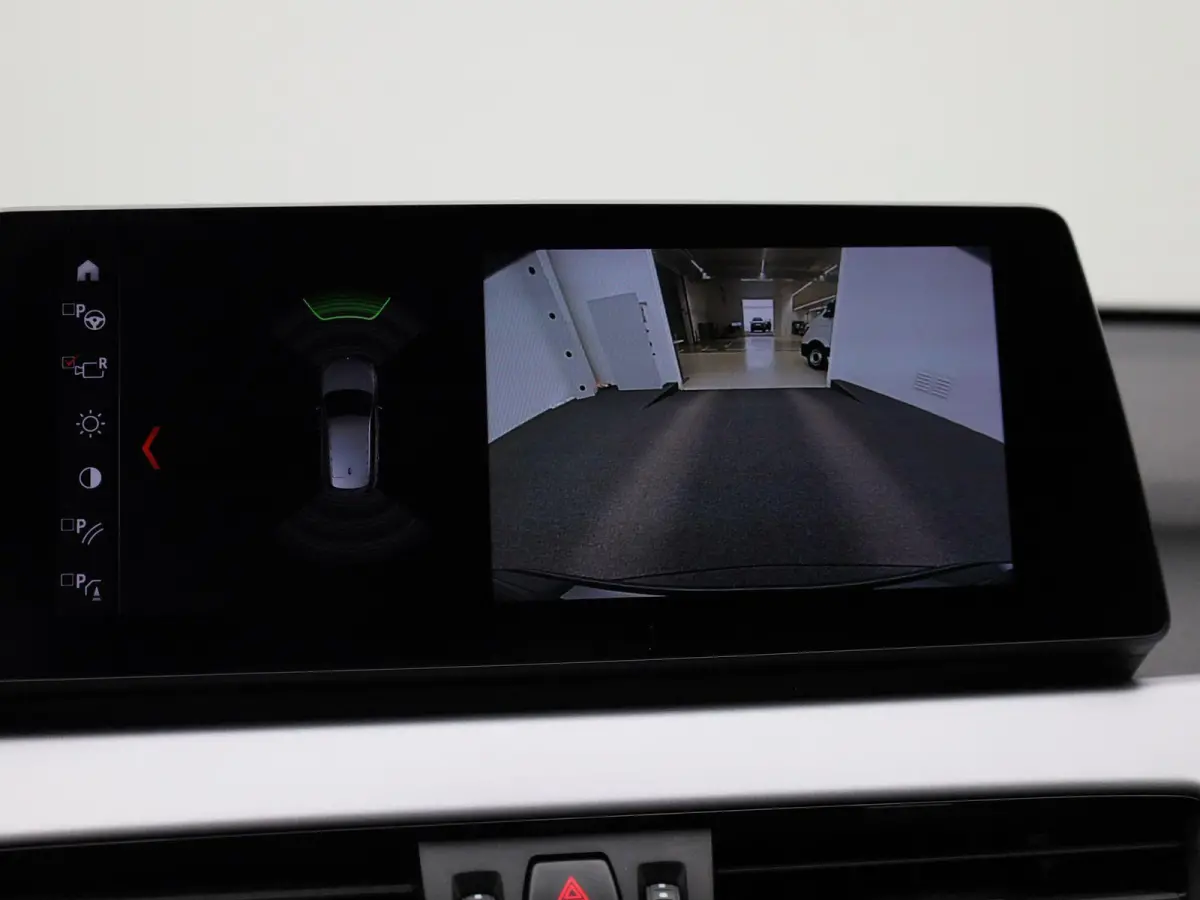 xDrive25e | Climate Control | Cruise Control | Navigatie | Achteruitcamera | Parkeersensoren | Lichtmetalen Velgen |