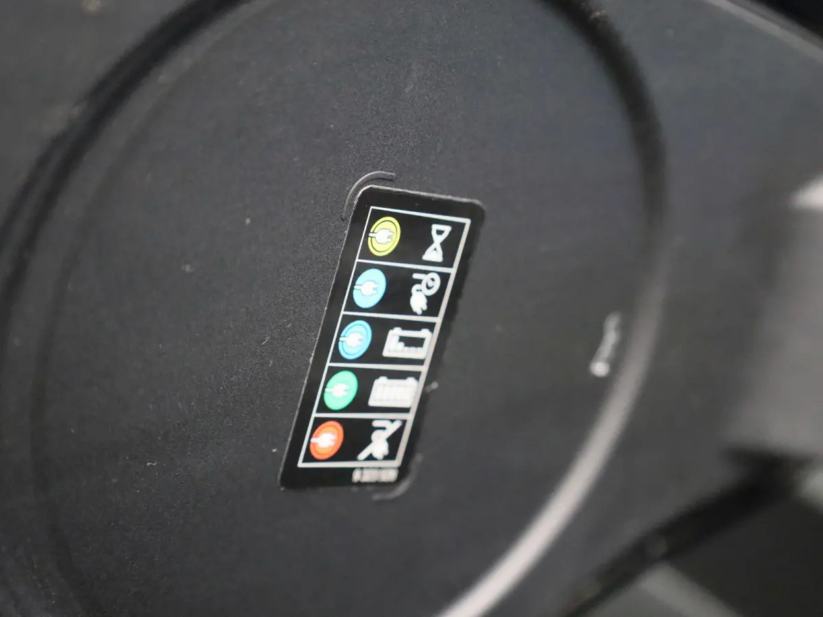xDrive25e | Climate Control | Cruise Control | Navigatie | Achteruitcamera | Parkeersensoren | Lichtmetalen Velgen |