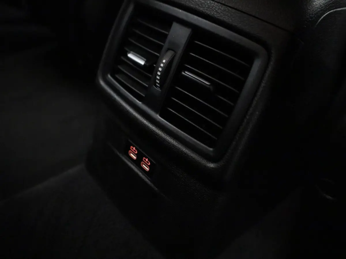 xDrive25e | Climate Control | Cruise Control | Navigatie | Achteruitcamera | Parkeersensoren | Lichtmetalen Velgen |