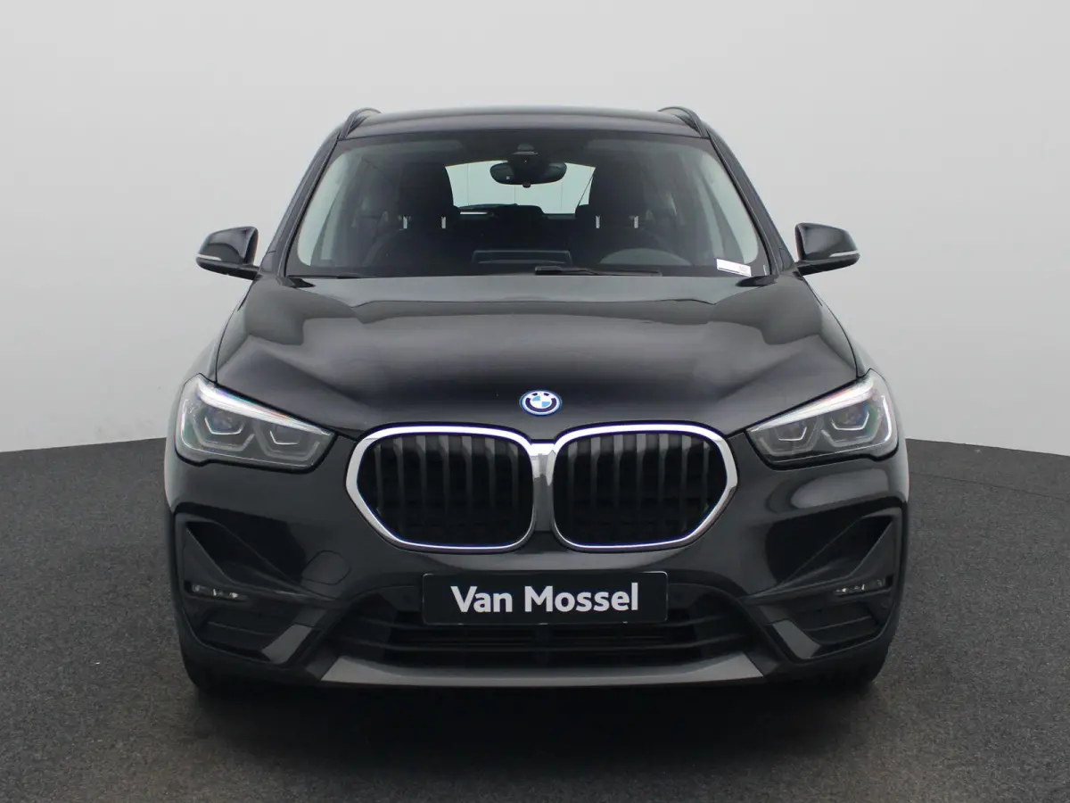 xDrive25e | Climate Control | Cruise Control | Navigatie | Achteruitcamera | Parkeersensoren | Lichtmetalen Velgen |