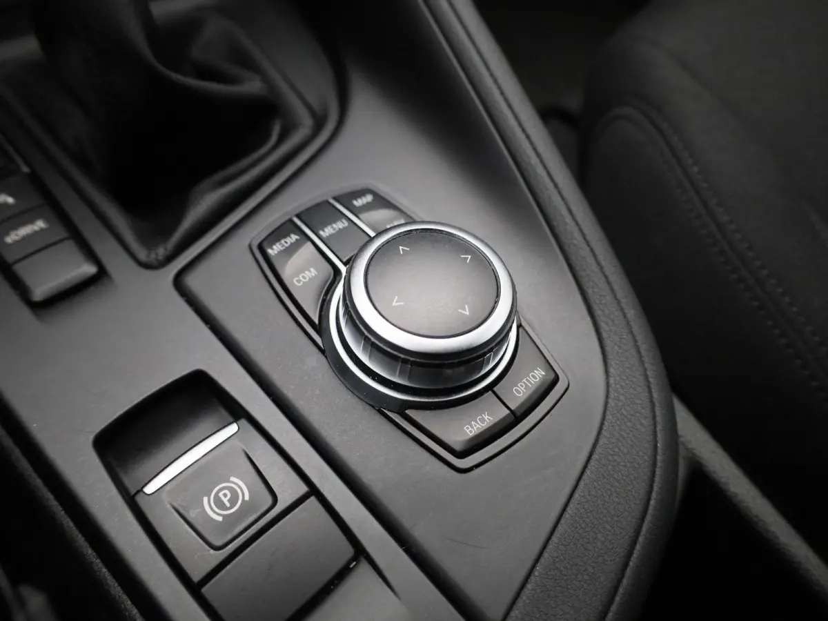 xDrive25e | Climate Control | Cruise Control | Navigatie | Achteruitcamera | Parkeersensoren | Lichtmetalen Velgen |