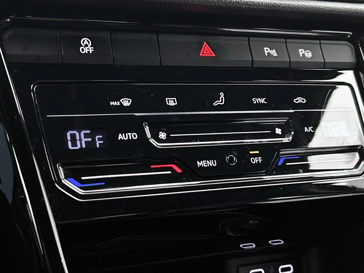1.5 TSI R-Line | 150 PK | Automaat | Parkeercamera |  Adaptive Cruise Control | Navigatie | Apple Carplay / Android Auto |