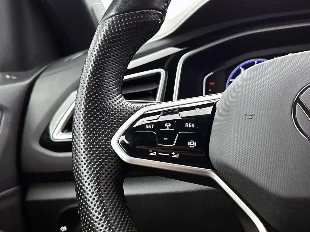 1.5 TSI R-Line | 150 PK | Automaat | Parkeercamera |  Adaptive Cruise Control | Navigatie | Apple Carplay / Android Auto |