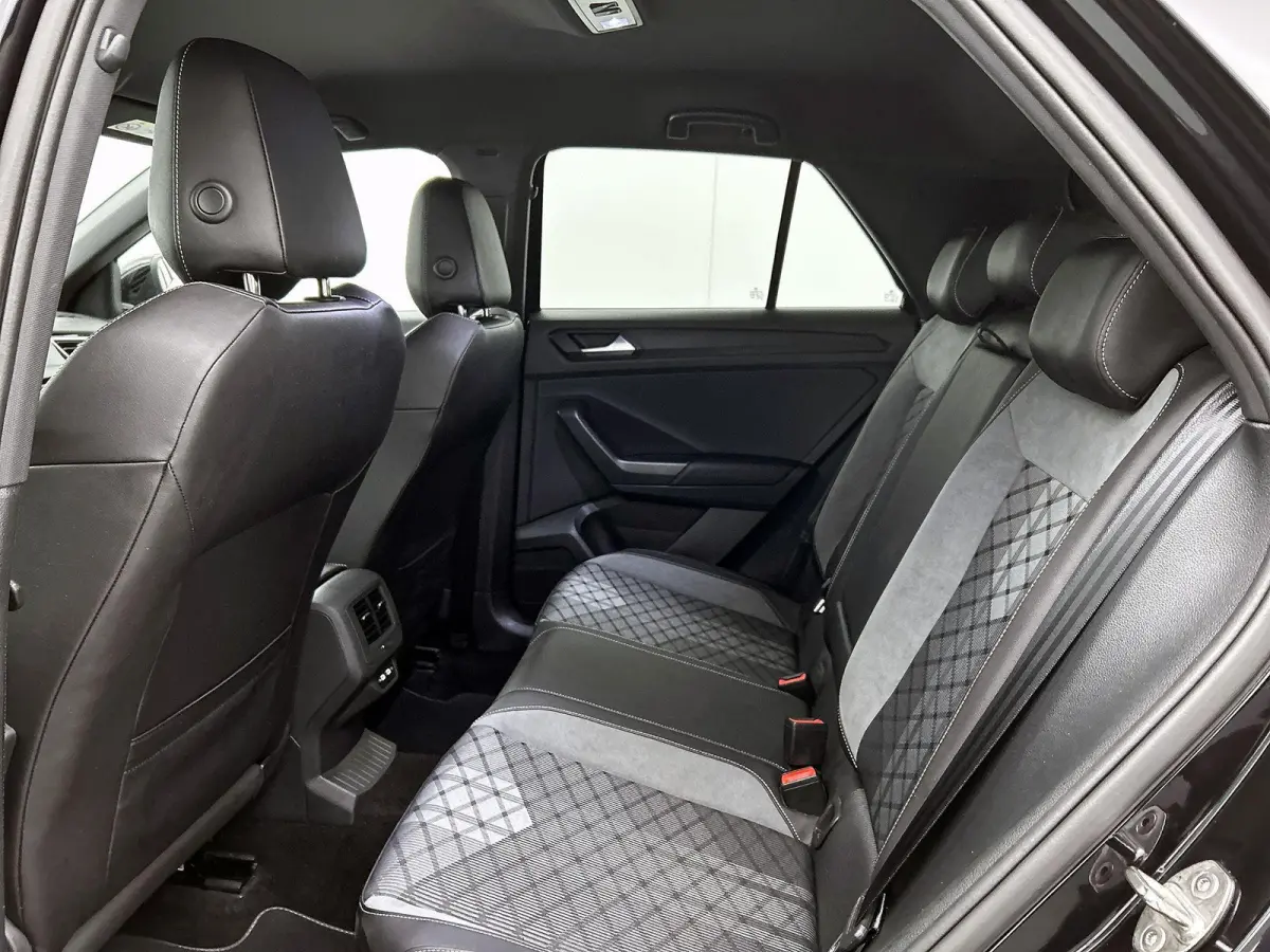 1.5 TSI R-Line | 150 PK | Automaat | Parkeercamera |  Adaptive Cruise Control | Navigatie | Apple Carplay / Android Auto |