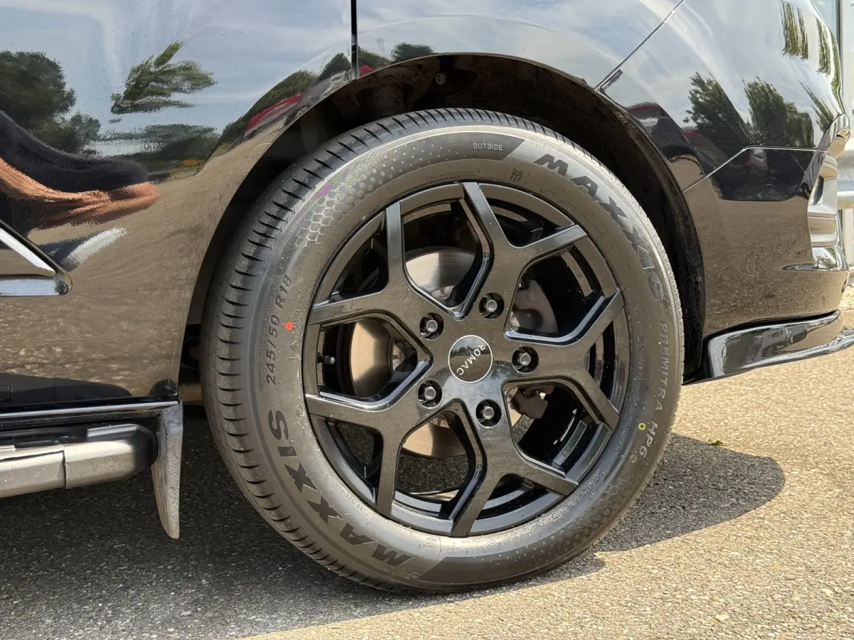 320 2.0 TDCI L2H1 Limited DC | ZB-Edition | Vol opties! | 1e Eig | NL-auto | Dealer OH