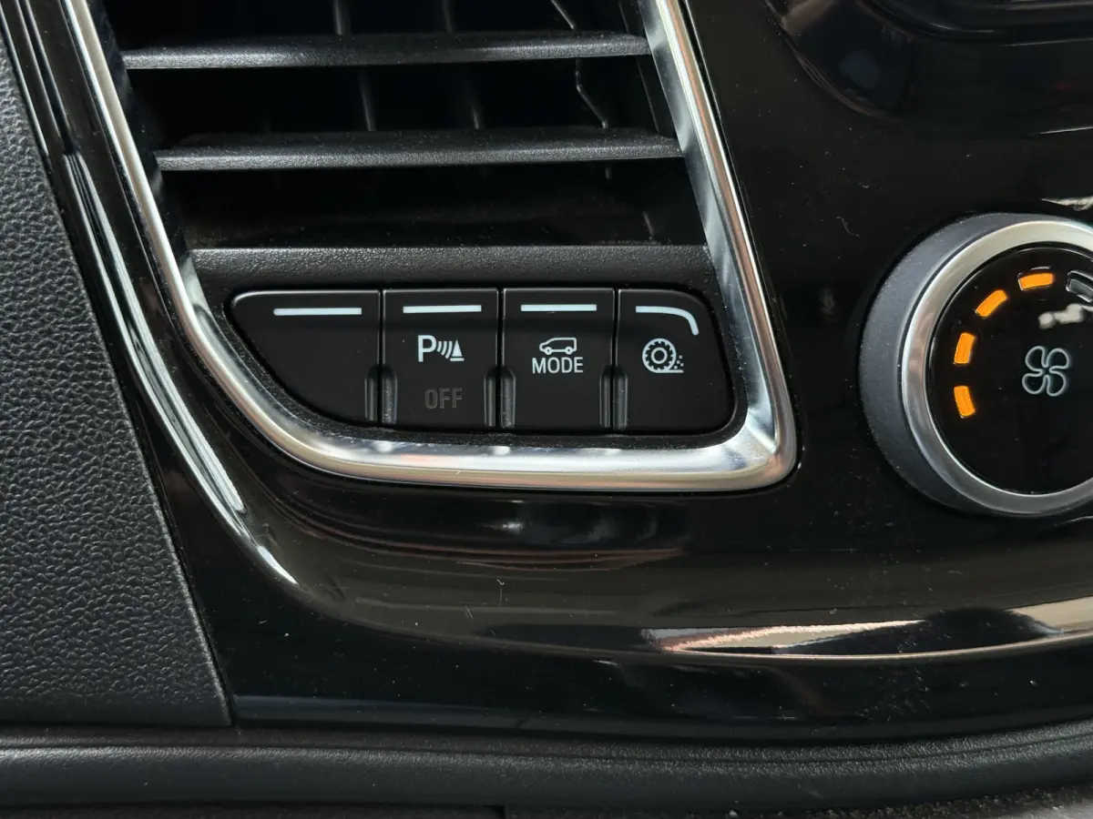 320 2.0 TDCI L2H1 Limited DC | ZB-Edition | Vol opties! | 1e Eig | NL-auto | Dealer OH