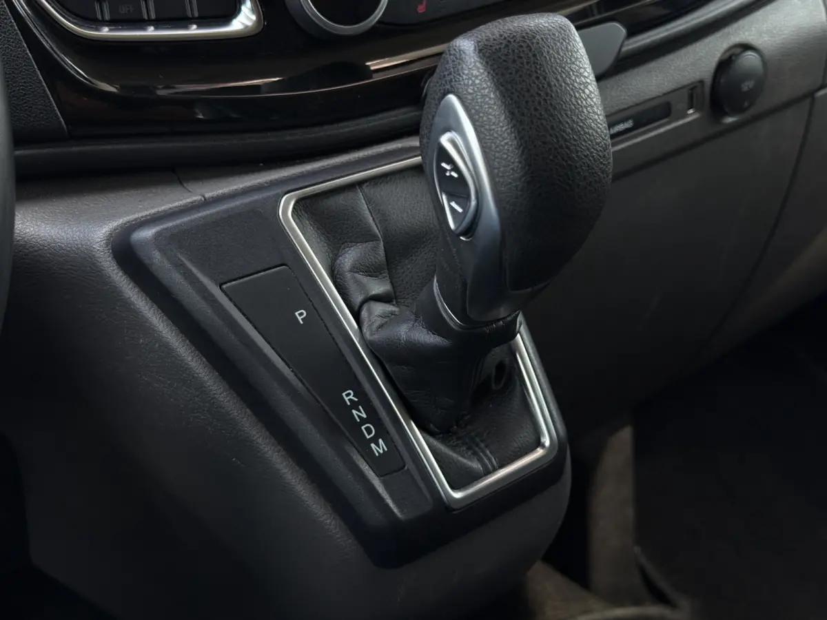320 2.0 TDCI L2H1 Limited DC | ZB-Edition | Vol opties! | 1e Eig | NL-auto | Dealer OH