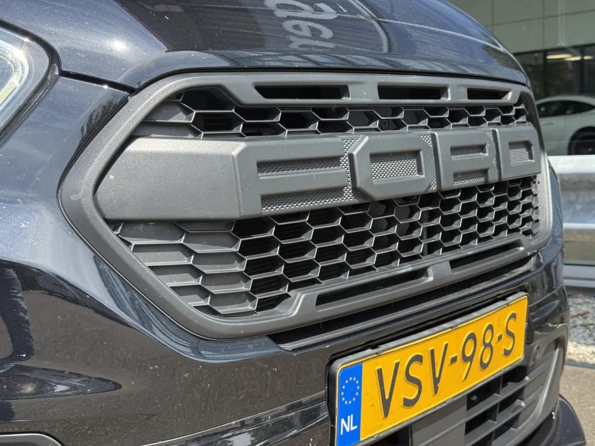 320 2.0 TDCI L2H1 Limited DC | ZB-Edition | Vol opties! | 1e Eig | NL-auto | Dealer OH