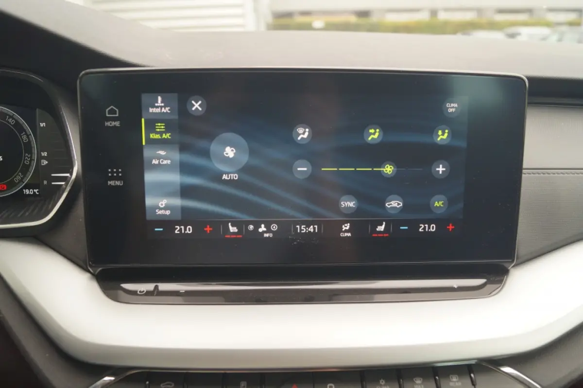 2.0 TDI 115pk Ambition -NAVI-ECC-PDC-