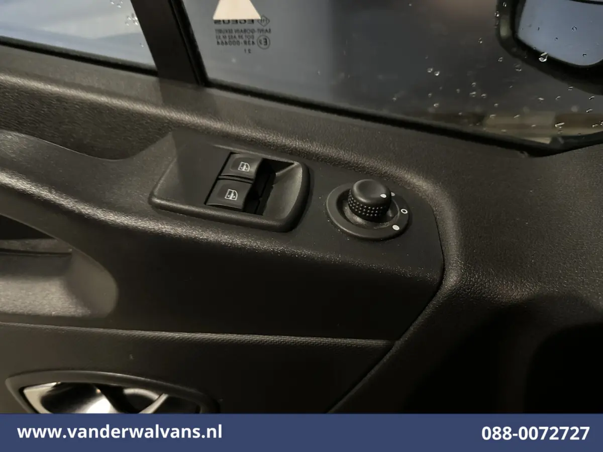 2.0 MultiJet 146pk L2H1 Euro6 Airco | Camera | Navigatie | Cruisecontrol Trekhaak, Parkeersensoren, Bijrijdersbank