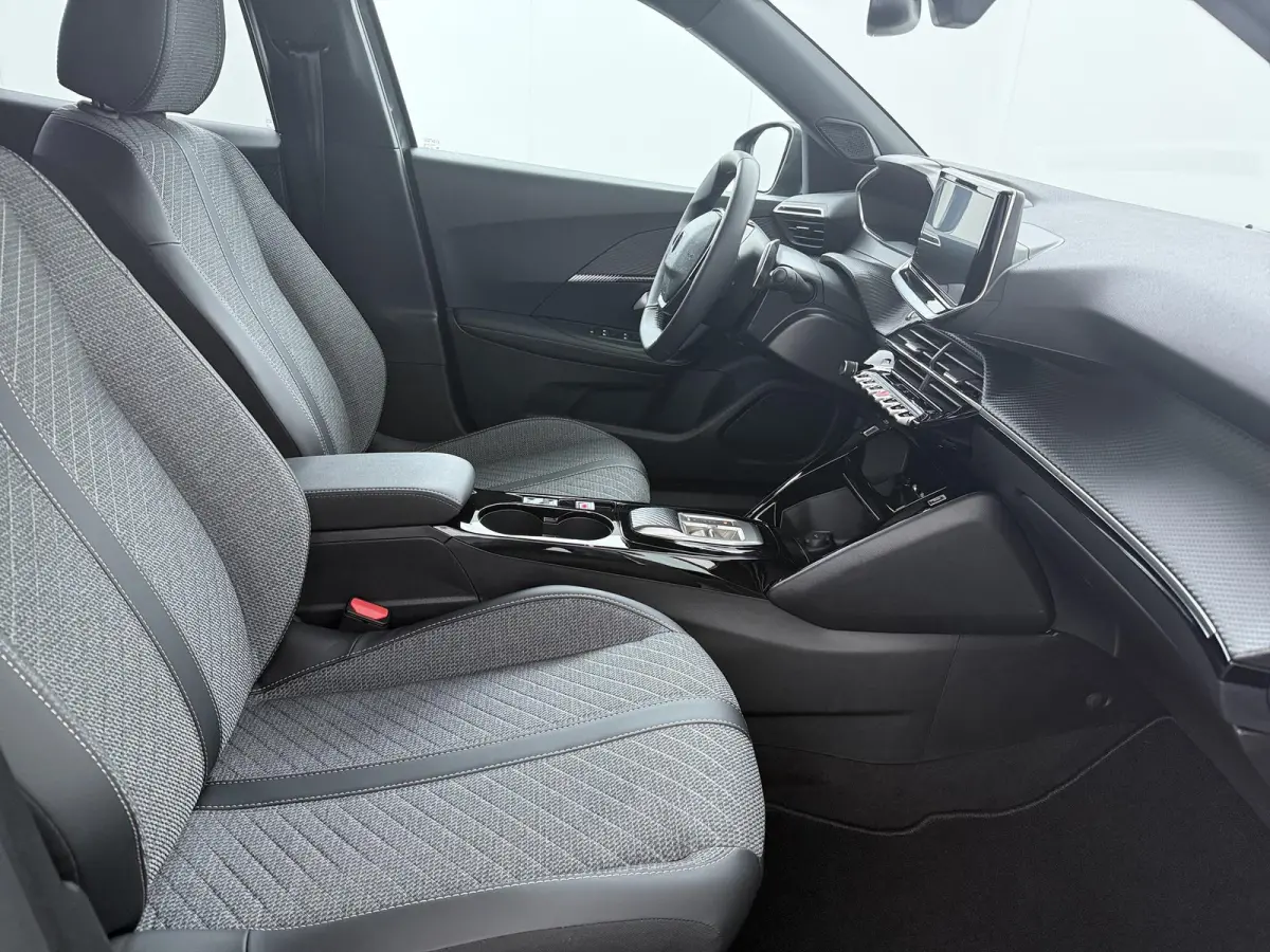 1.2 PureTech 130 Allure | AUTOMAAT | Adapt. Cruise | Trekhaak |