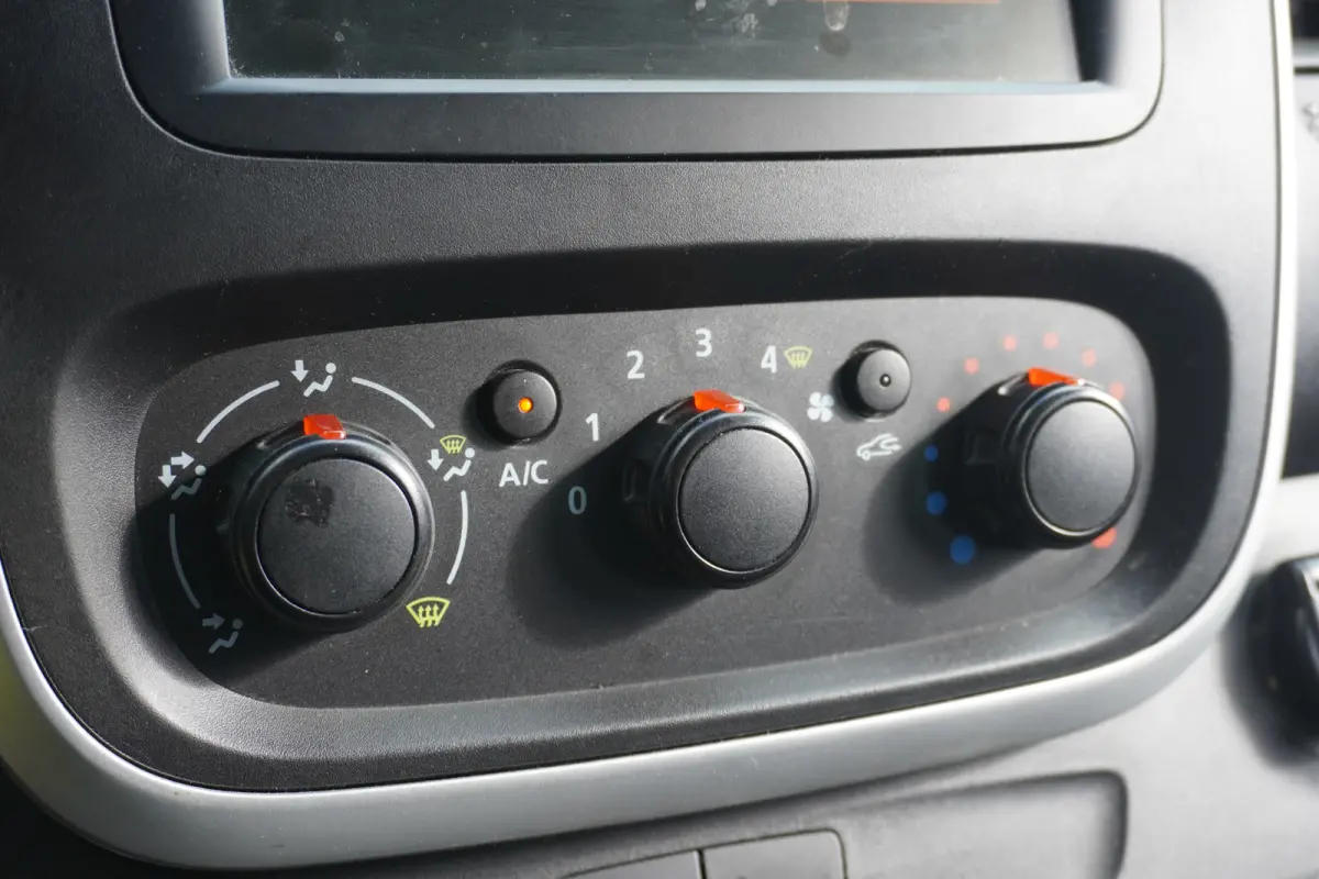 1.6 MJ 125PK L2 Dubbele Cabine EURO 6 - Airco - Navi - Cruise - € 12.499,- Excl.