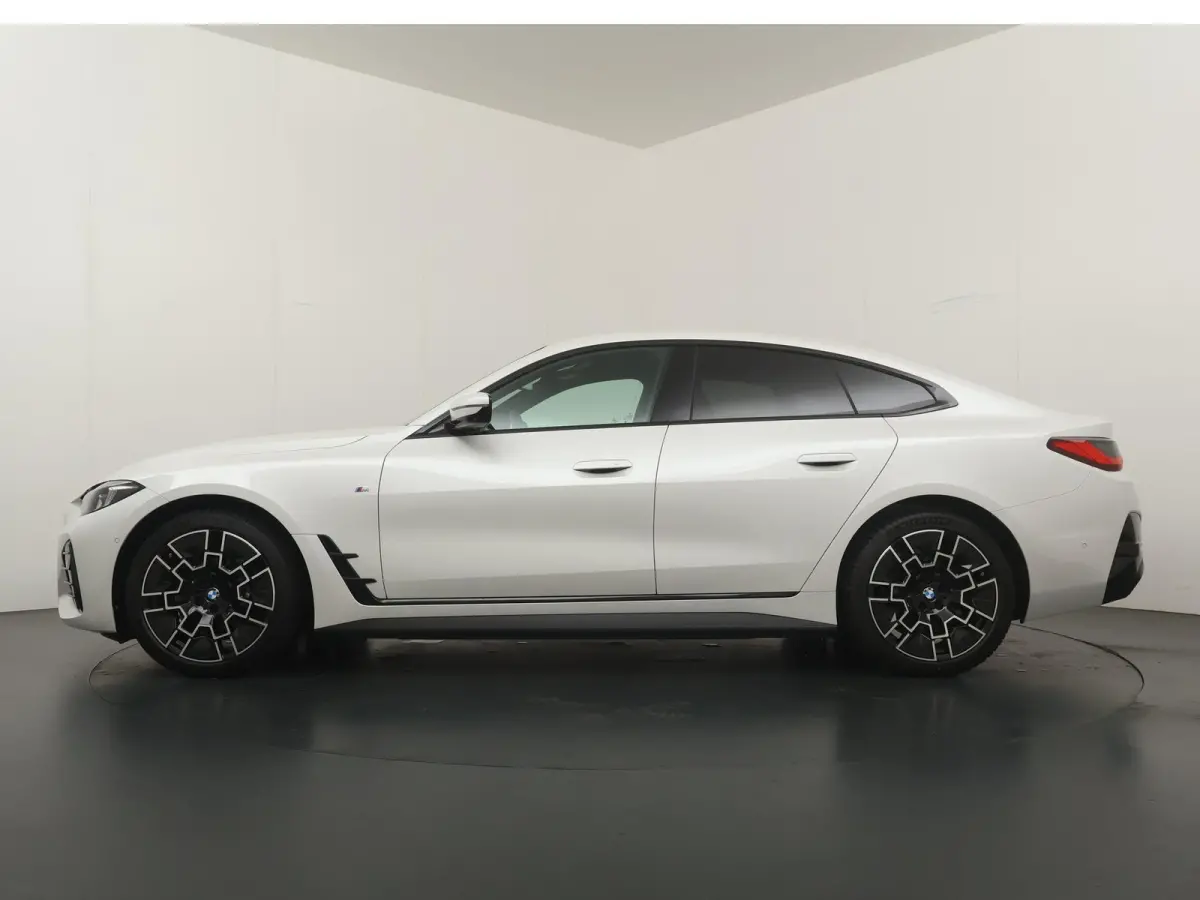 eDrive35 | M Sport Edition | SoH 100% | M Sportpakket | Innovation Pack | Comfort Pack