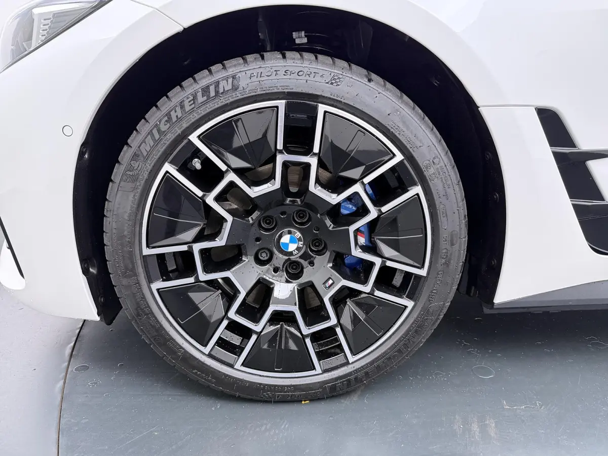 eDrive35 | M Sport Edition | SoH 100% | M Sportpakket | Innovation Pack | Comfort Pack