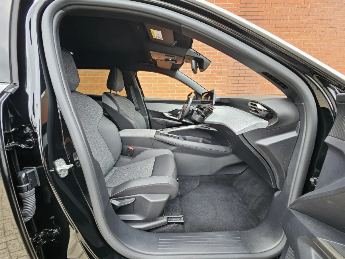 1.2 Hybride 145PK Allure 7 Persoons Navigatie Carplay AGR-Stoele