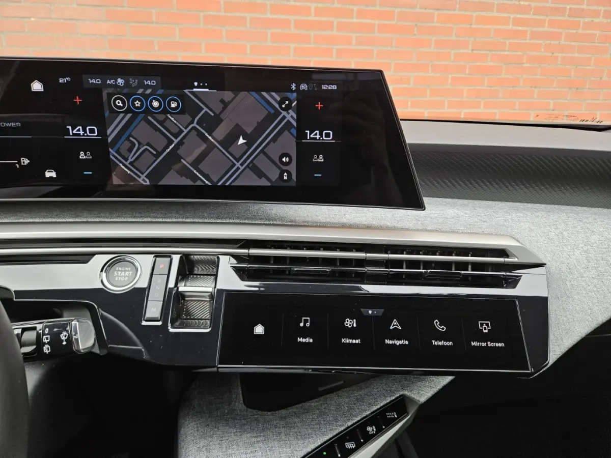 1.2 Hybride 145PK Allure 7 Persoons Navigatie Carplay AGR-Stoele