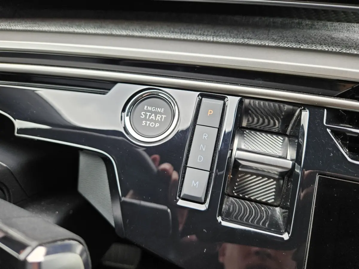 1.2 Hybride 145PK Allure 7 Persoons Navigatie Carplay AGR-Stoele