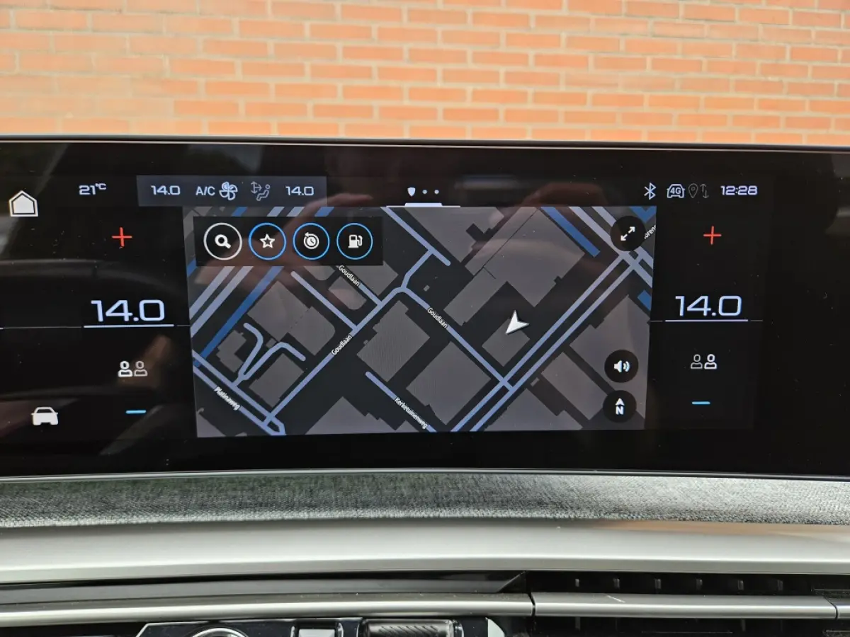 1.2 Hybride 145PK Allure 7 Persoons Navigatie Carplay AGR-Stoele