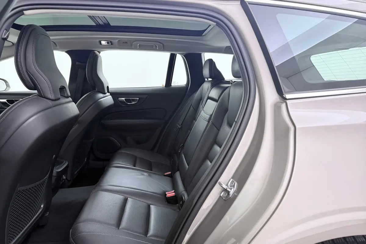 2.0 T6 AWD Inscription | Trekhaak | 310 PK! | Org. NL | Pano | 360 Camera | CarPlay | Adapt. Cruise | Dual Memory | BSM|