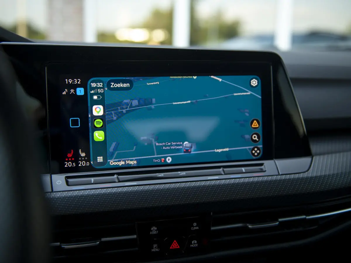 1.5 eTSI R-Line Business+ | LED Matrix | Trekhaak wegklapbaar | Navi & App-connect | Camera | 3-zone Clima