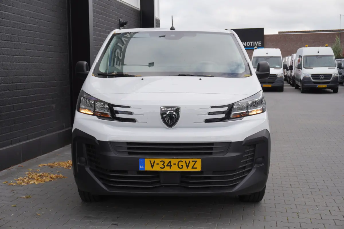 1.5 BlueHDi 120PK L2 EURO 6 - Airco - PDC - Cruise - € 21.950,- Excl.
