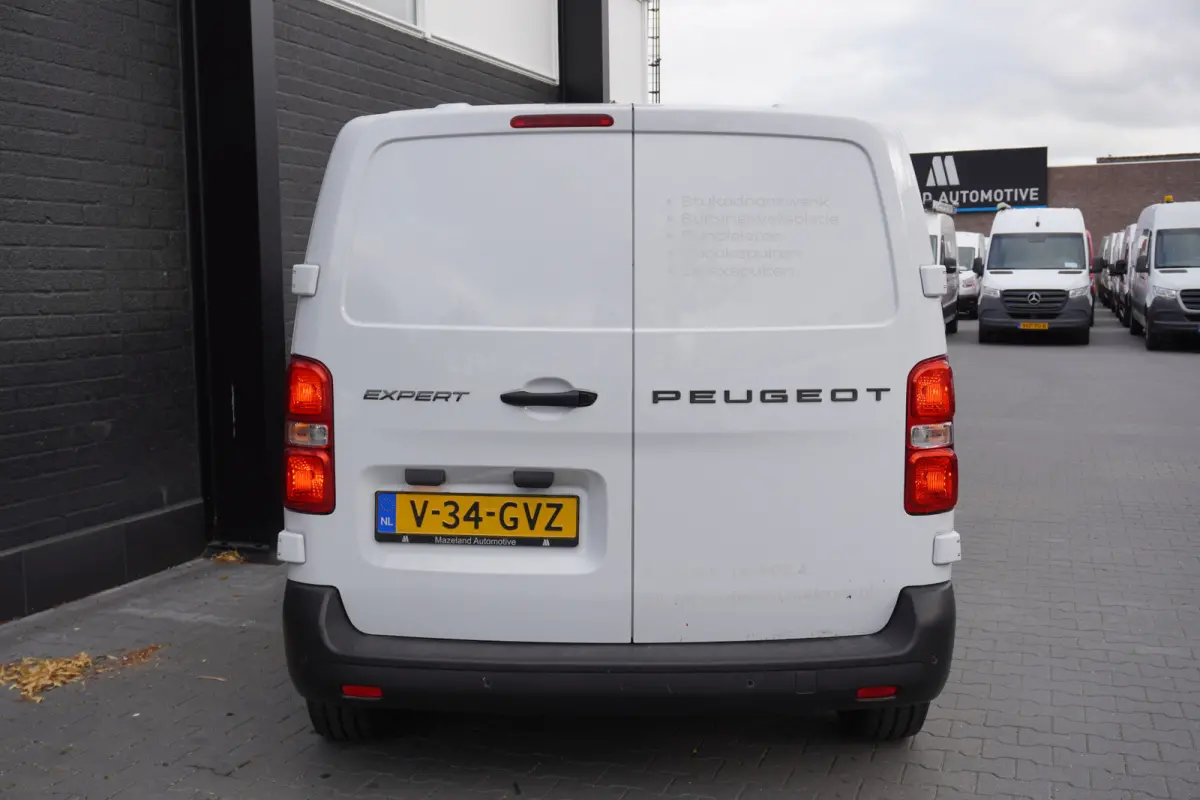 1.5 BlueHDi 120PK L2 EURO 6 - Airco - PDC - Cruise - € 21.950,- Excl.