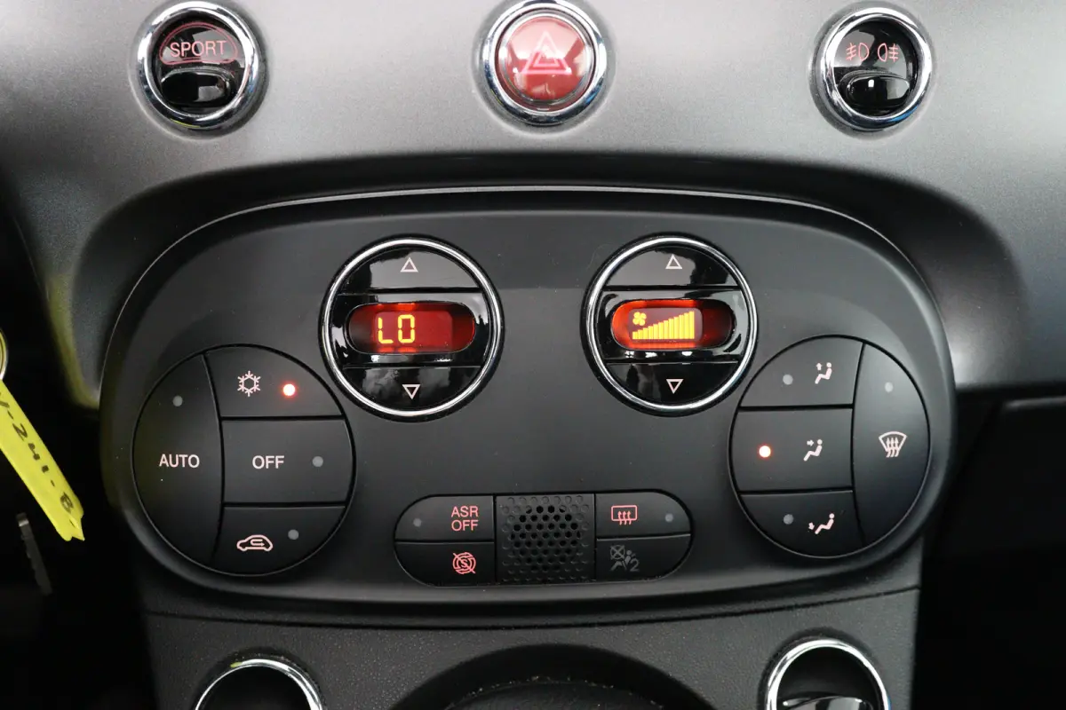 0.9 TwinAir Turbo 105pk Sport | Complete Historie | Beats Audio | Navigatie | Cruise Control | Climate Control | Parkeersensoren | Xenon Verlichting