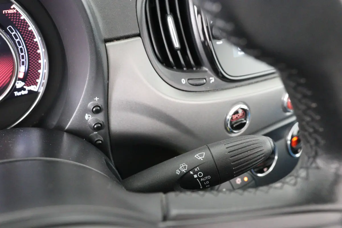 0.9 TwinAir Turbo 105pk Sport | Complete Historie | Beats Audio | Navigatie | Cruise Control | Climate Control | Parkeersensoren | Xenon Verlichting