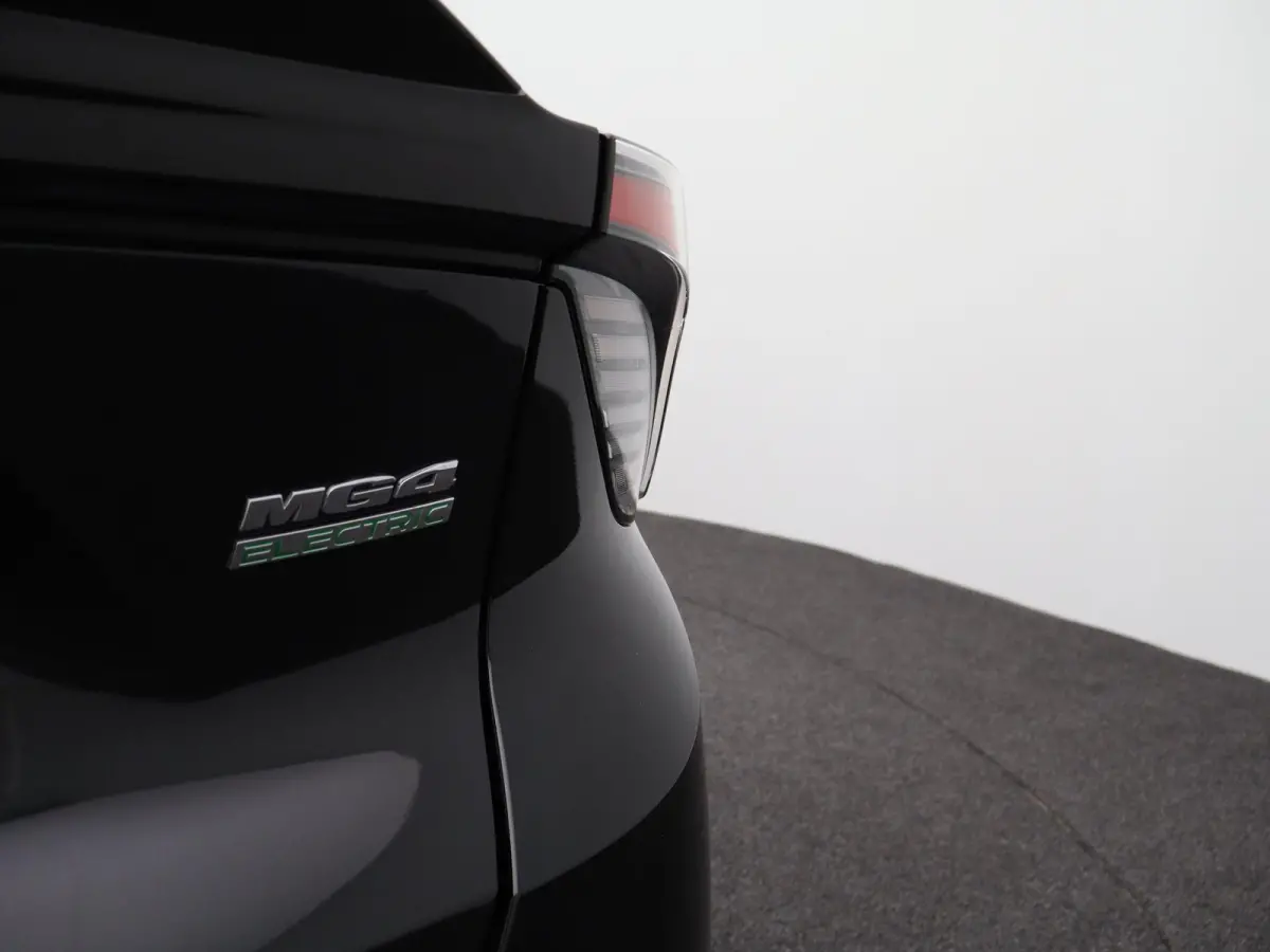 Standard 51 kWh | CarPay | Adaptive Cruise Control | Led Koplampen | Parkeersensoren |